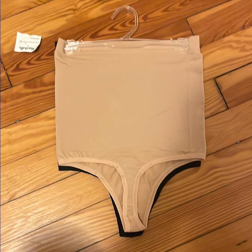 Black and Tan High-Waisted Smoothers and Shapers - Picture 2 of 3